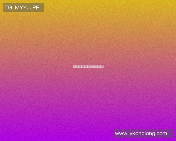 足球明星时尚手拿包高清图片展示引领潮流风尚