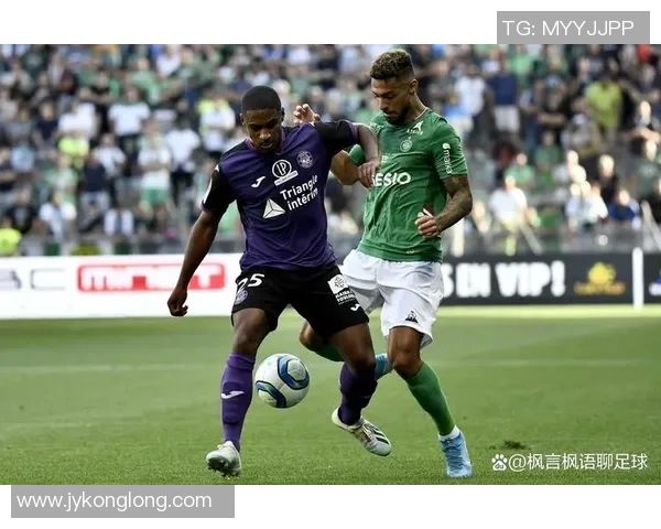 圣埃蒂安足球明星的辉煌历程与对球队的深远影响分析